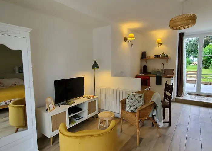 Le Jardin Des Papillons, Et D'hôtes à Fraimbault 3*